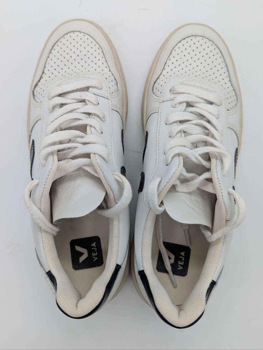 Veja Women's V-10 Leather Sneaker White Black Women's US 8 EU 39 Athleisure - Picture 10 of 13